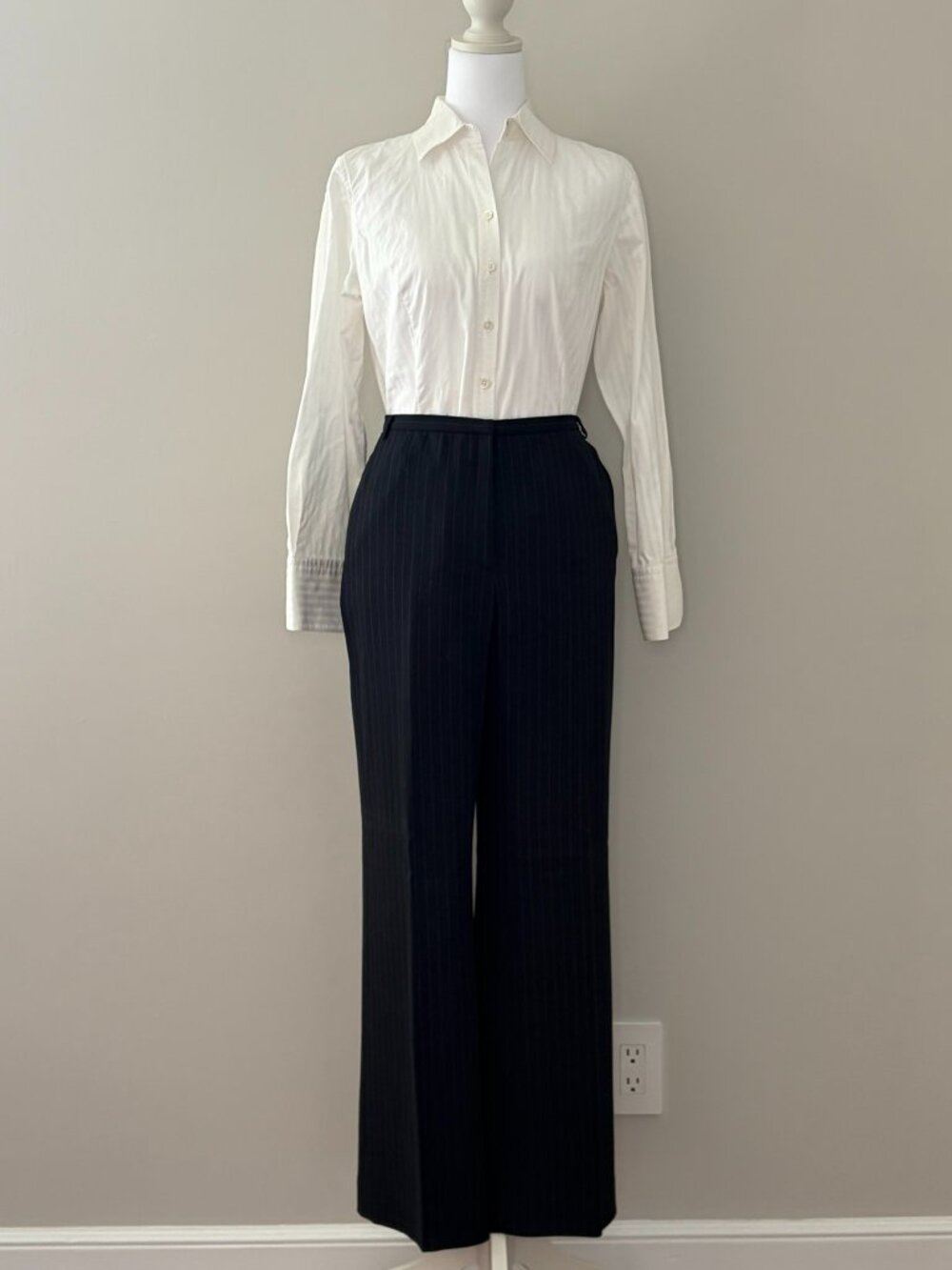 Ann Taylor Petites Black Pinstripe Suit Pants Trousers (Size 8P)